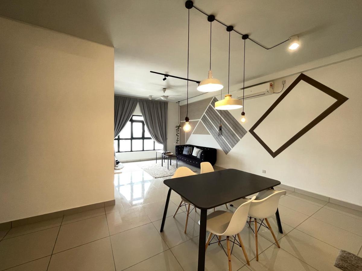 Meridin Medini By Wp Homestay 努沙再也 外观 照片